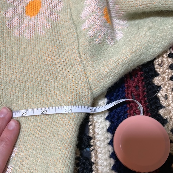 Green Flower Cardigan - One Size - Picture 7 of 7
